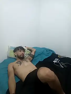 Snapshot of kingbickcockDn chatting on October 20, 2025, 1:07 am kingbickcockDn online show from October 20, 2025, 1:07 am