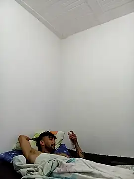 Snapshot of kingbickcockDn chatting on October 21, 2025, 2:27 pm kingbickcockDn online show from October 21, 2025, 2:27 pm