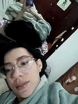 YaraDuartee online show from November 23, 2025, 1:37 am