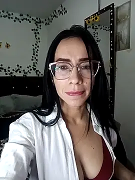 YaraDuartee online show from February 4, 2026, 1:00 am