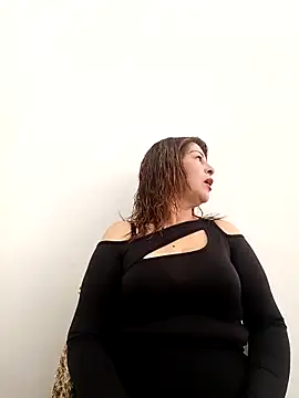 VANESSA  01 online show from November 19, 2025, 12:38 pm