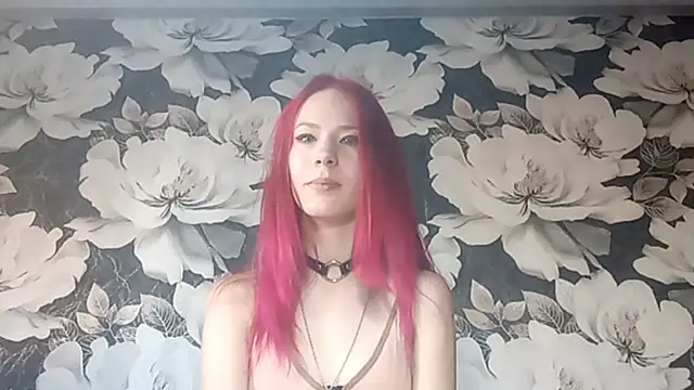 LiaCusson online show from September 26, 2025, 1:12 am