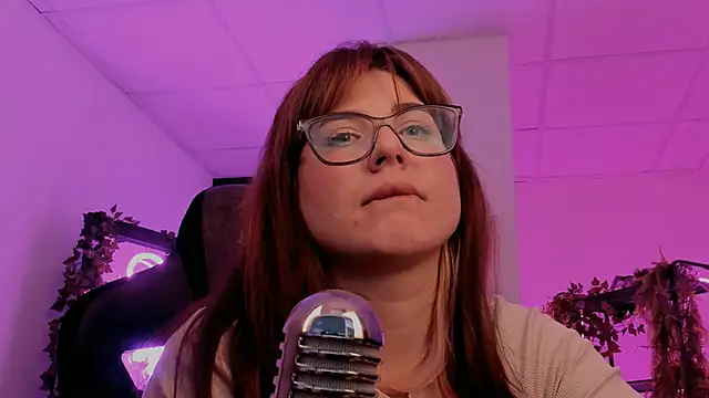 FameyBlum online show from September 27, 2025, 1:28 pm