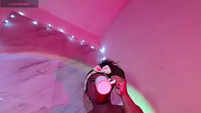 Snapshot of GraceMaceeyx2 chatting on November 12, 2025, 11:58 am GraceMaceeyx2 online show from November 12, 2025, 11:58 am