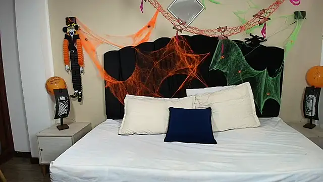 Snapshot of GabySweett_ chatting on October 25, 2025, 1:45 pm GabySweett online show from October 25, 2025, 1:45 pm