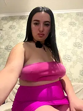 LoveMiQueen1 online show from September 30, 2025, 6:14 pm