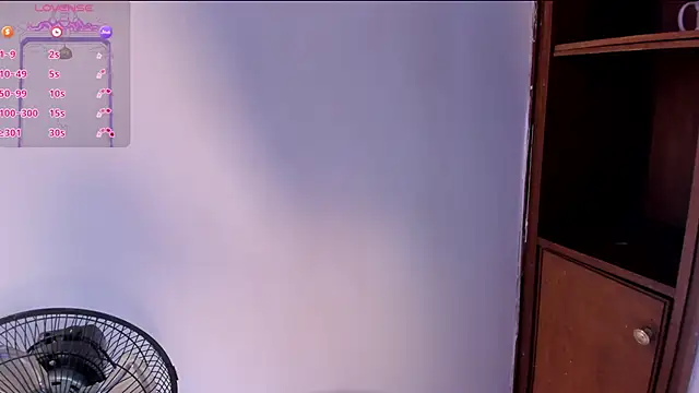 Caroline Millerr online show from October 28, 2025, 7:35 pm