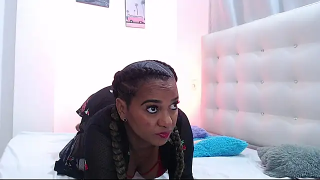 Snapshot of queen-dayanna chatting on October 11, 2025, 12:39 pm queen-dayanna online show from October 11, 2025, 12:39 pm