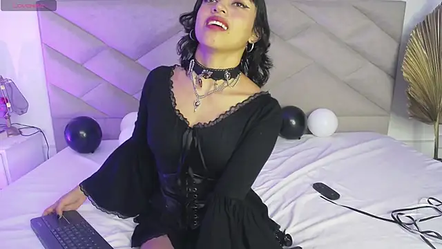 Snapshot of LiilithStone chatting on October 17, 2025, 12:18 pm LiilithStone online show from October 17, 2025, 12:18 pm