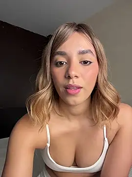 Capricho 01 online show from March 13, 2026, 6:13 pm