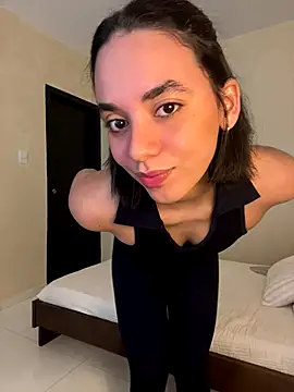 Snapshot of Capricho_01 chatting on October 20, 2025, 12:38 pm Capricho 01 online show from October 20, 2025, 12:38 pm