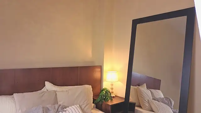 Snapshot of Capricho_01 chatting on October 9, 2025, 12:06 pm Capricho 01 online show from October 9, 2025, 12:06 pm