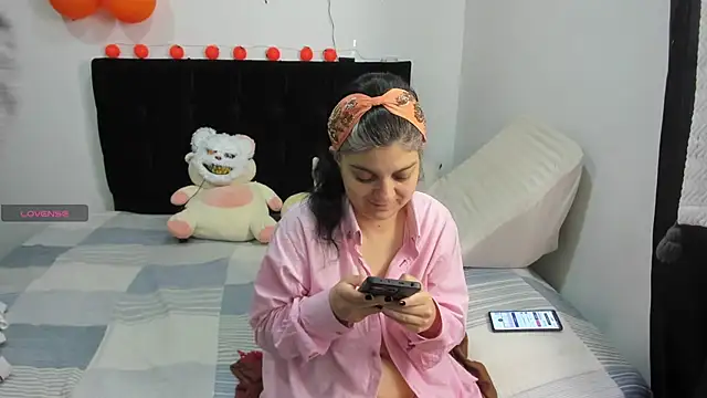 Snapshot of Yin_yang_hot chatting on October 29, 2025, 10:25 am Yin yang hot online show from October 29, 2025, 10:25 am