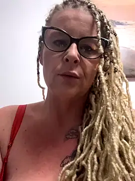 Horny hippy gurl online show from September 27, 2025, 6:47 pm