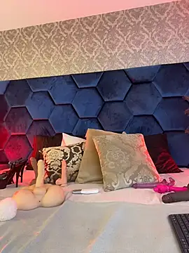 Angelina Roa online show from May 21, 2026, 2:36 pm
