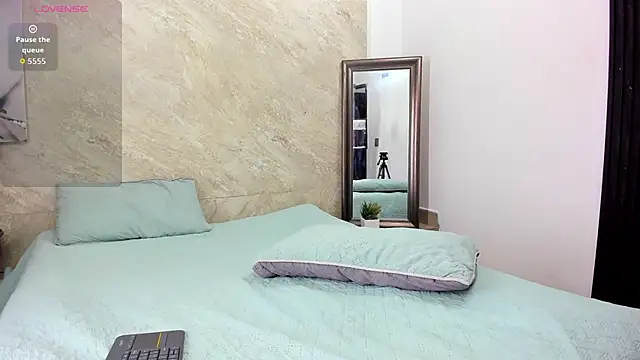 Snapshot of Chanel-munoz chatting on October 15, 2025, 4:22 am Chanel-munoz online show from October 15, 2025, 4:22 am