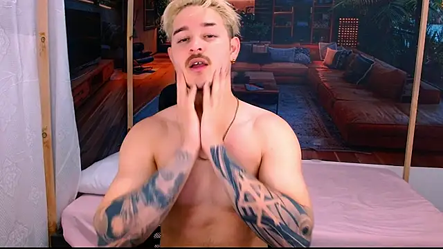 Snapshot of AlexPiersss chatting on October 31, 2025, 7:10 pm AlexPiersss online show from October 31, 2025, 7:10 pm