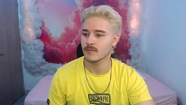 Snapshot of AlexPiersss chatting on October 20, 2025, 7:14 pm AlexPiersss online show from October 20, 2025, 7:14 pm