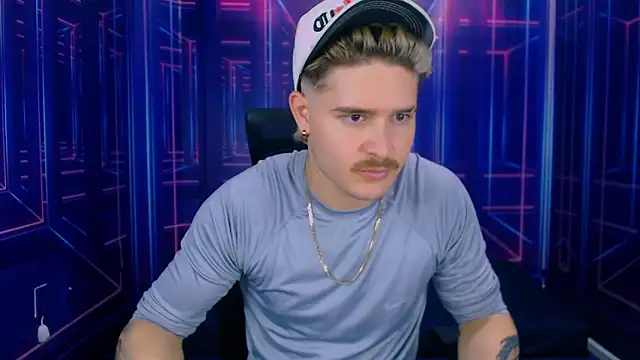 Snapshot of AlexPiersss chatting on October 17, 2025, 7:15 pm AlexPiersss online show from October 17, 2025, 7:15 pm