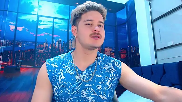 Snapshot of AlexPiersss chatting on October 13, 2025, 7:04 pm AlexPiersss online show from October 13, 2025, 7:04 pm