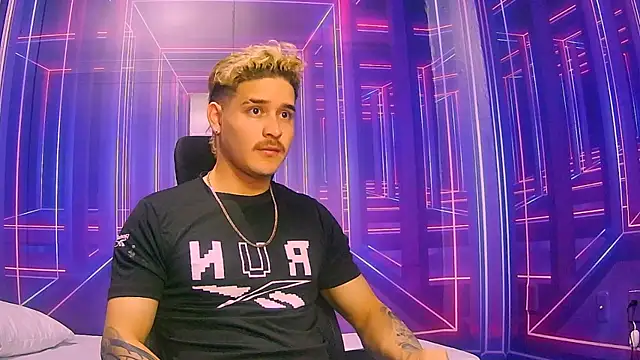 Snapshot of AlexPiersss chatting on October 1, 2025, 7:18 pm AlexPiersss online show from October 1, 2025, 7:18 pm