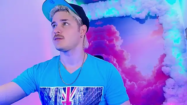 Snapshot of AlexPiersss chatting on November 6, 2025, 7:07 pm AlexPiersss online show from November 6, 2025, 7:07 pm