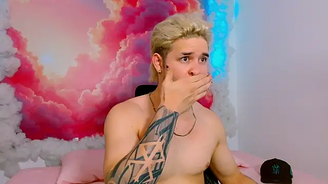 Snapshot of AlexPiersss chatting on November 8, 2025, 7:06 pm AlexPiersss online show from November 8, 2025, 7:06 pm