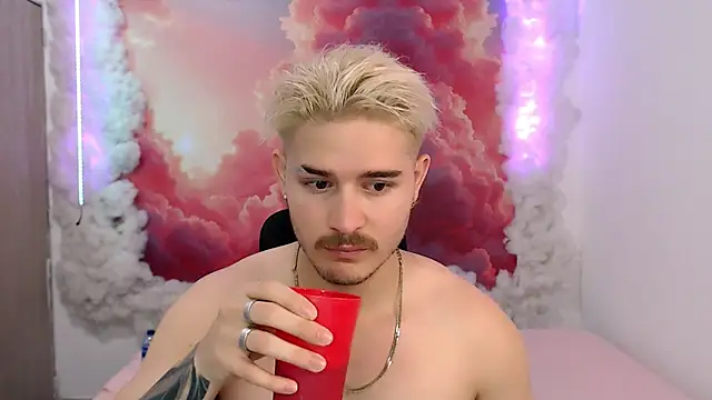 Snapshot of AlexPiersss chatting on October 21, 2025, 7:24 pm AlexPiersss online show from October 21, 2025, 7:24 pm