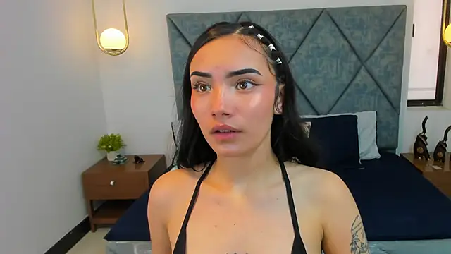 Daphne Nicolle online show from September 30, 2025, 2:23 pm