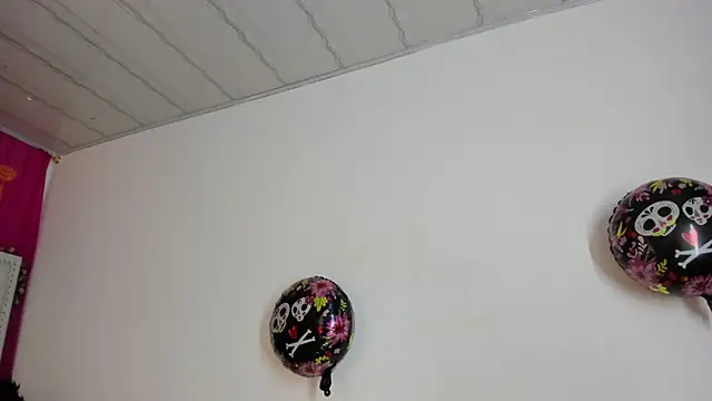 Snapshot of XaanderGrey chatting on October 6, 2025, 7:25 pm XaanderGrey online show from October 6, 2025, 7:25 pm