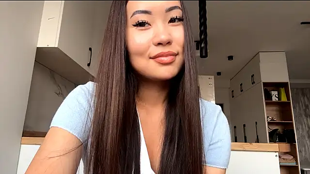 Snapshot of Ur_neighbor_Kira chatting on October 12, 2025, 11:11 am Ur neighbor Kira online show from October 12, 2025, 11:11 am