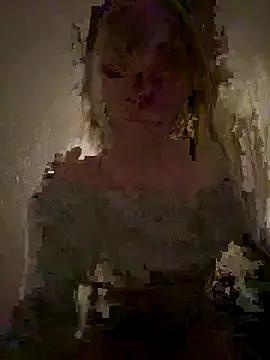 daphneluv225 online show from September 26, 2025, 2:18 am