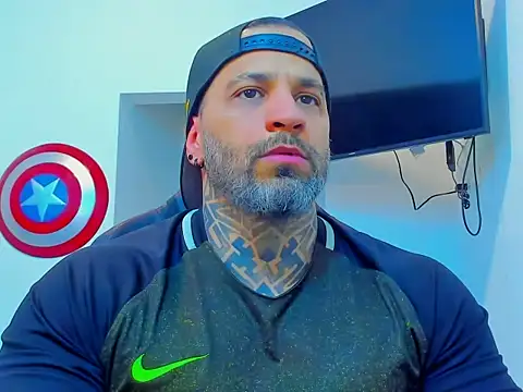 JoshRigby online show from November 19, 2025, 7:36 pm