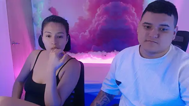 Charly and laura online show from November 4, 2025, 7:06 pm