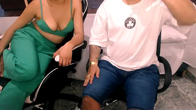 Charly and laura online show from October 11, 2025, 7:26 pm