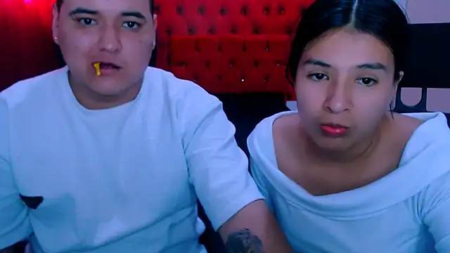 Charly and laura online show from October 6, 2025, 7:14 pm