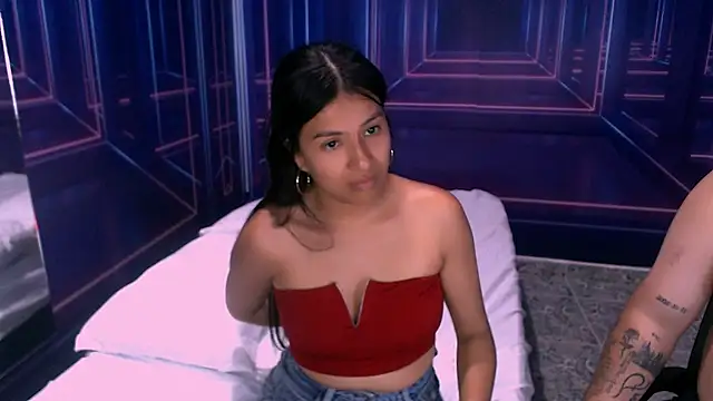 Charly and laura online show from November 1, 2025, 7:52 pm