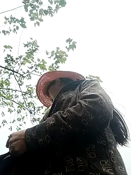 Snapshot of bree-zz chatting on February 2, 2026, 2:21 am bree-zz online show from February 2, 2026, 2:21 am