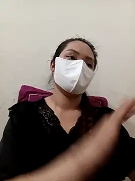 bree-zz online show from December 14, 2025, 1:17 pm