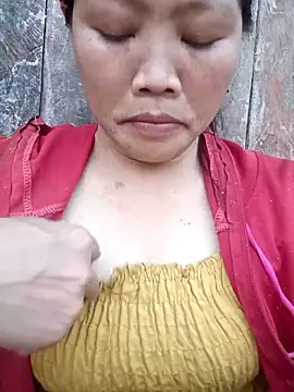 Snapshot of bree-zz chatting on March 2, 2026, 8:21 am bree-zz online show from March 2, 2026, 8:21 am