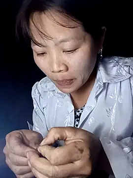 Snapshot of bree-zz chatting on February 1, 2026, 12:47 pm bree-zz online show from February 1, 2026, 12:47 pm