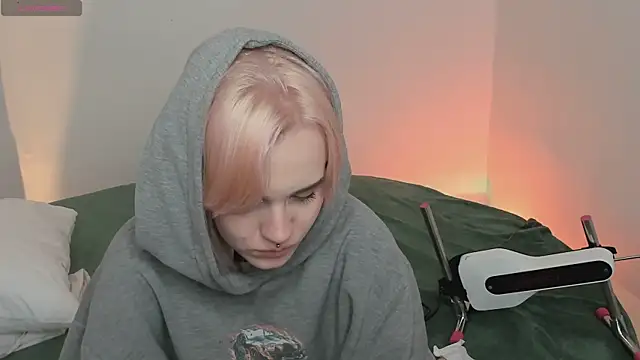 MayWins online show from March 4, 2026, 7:16 am