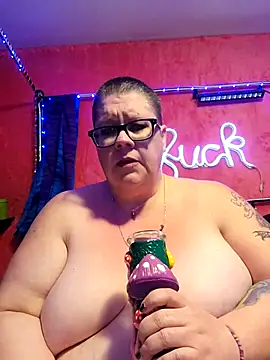 violentviolet68 online show from April 19, 2026, 11:29 pm