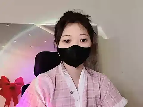 petite01 online show from September 27, 2025, 6:47 pm