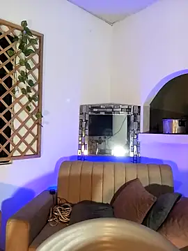 hot pleaser1   online show from October 3, 2025, 5:09 am