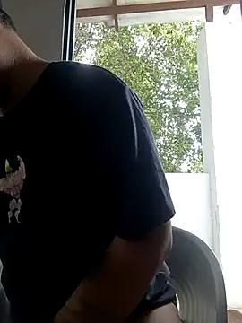 hot pleaser1   online show from October 10, 2025, 9:04 pm