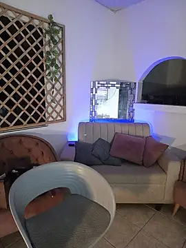 hot pleaser1   online show from October 9, 2025, 5:08 am