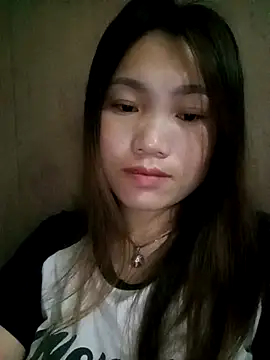 min-xinh online show from October 15, 2025, 8:28 pm