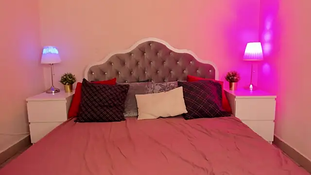 CamillaDreamer online show from September 30, 2025, 2:34 pm