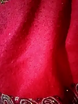 Snapshot of Lona2525 chatting on December 4, 2025, 6:18 pm Lona2525 online show from December 4, 2025, 6:18 pm